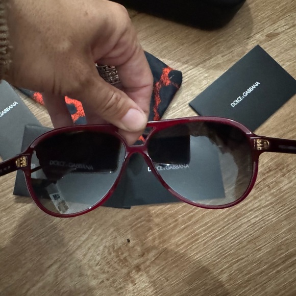 DOLCE & GABANNA RED CHEETAH / LEOPARD PRINT AVIATOR SUNGLASSES W BOX & CARDS - Picture 4 of 10